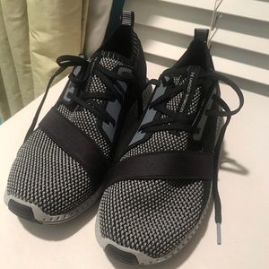 Under Armor women’s sneakers